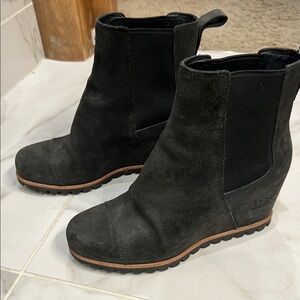 UGG Black Heeled Boots with Chunky Sole and Elastic Panels